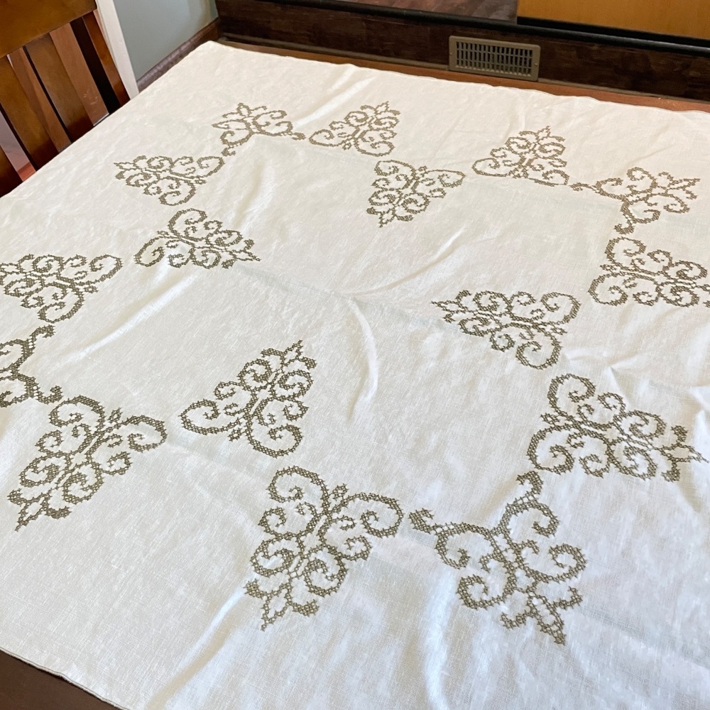 Vintage Linen Embroidered Cross Stitched Tablecloth 43" x 42"